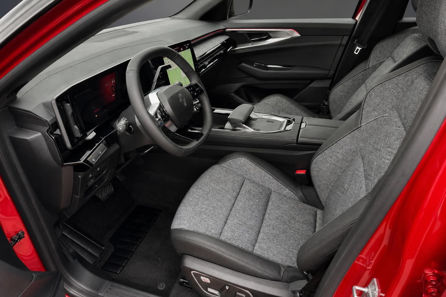 Renault Austral Innenraum mit grauem Stoff-Leder-Mix, Lenkrad und Armaturenbrett