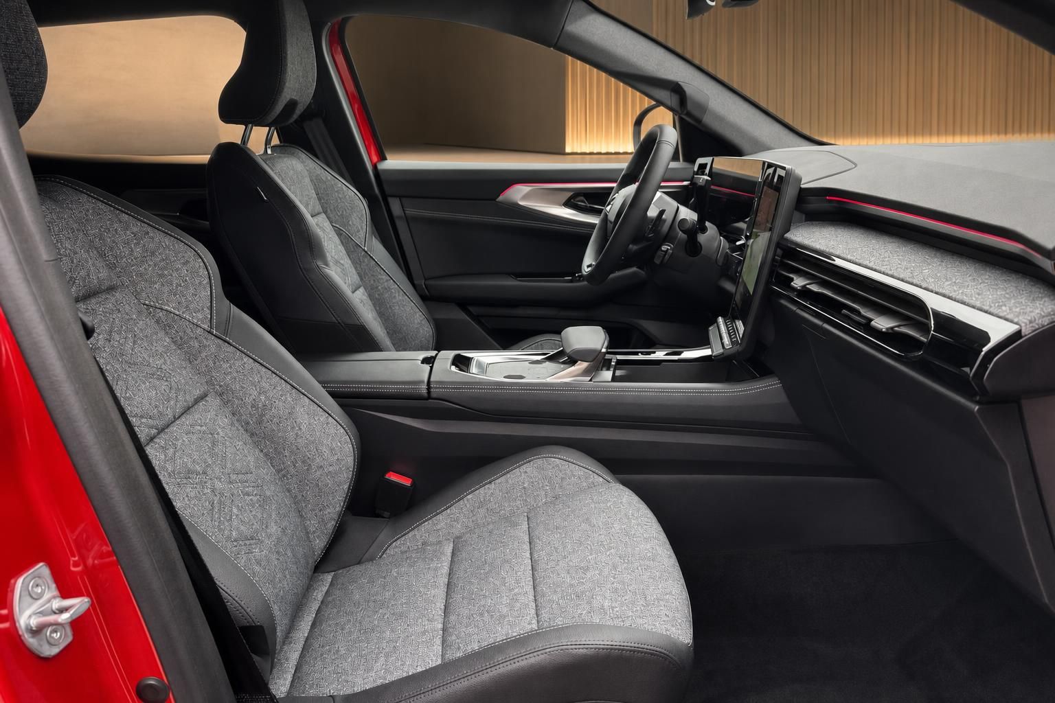 Renault Fahrersitz und Armaturenbrett mit rotem Dekor - elegantes Interieur Design