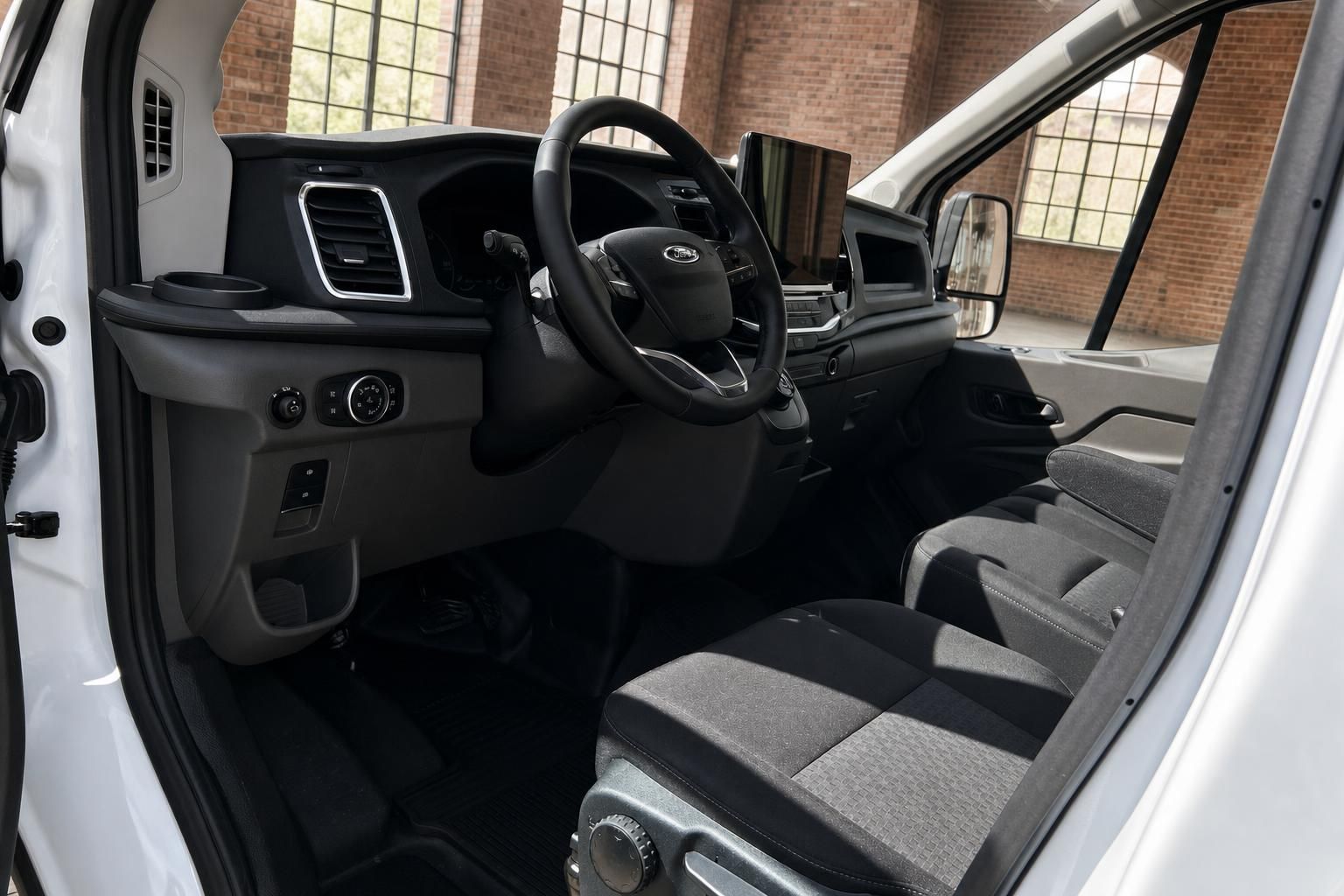 Ford Transit Innenraum Cockpit und Fahrersitz Ansicht