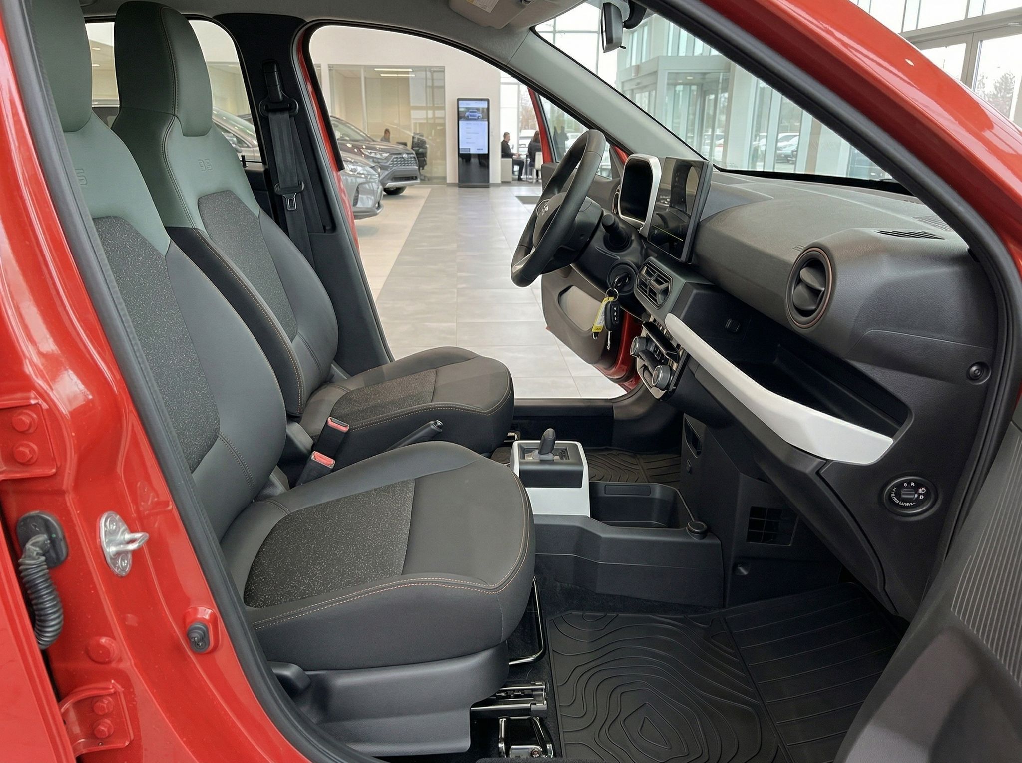 Fahrzeug Innenraum mit Sitzen, Armaturenbrett und Mittelkonsole - Auto Innenausstattung