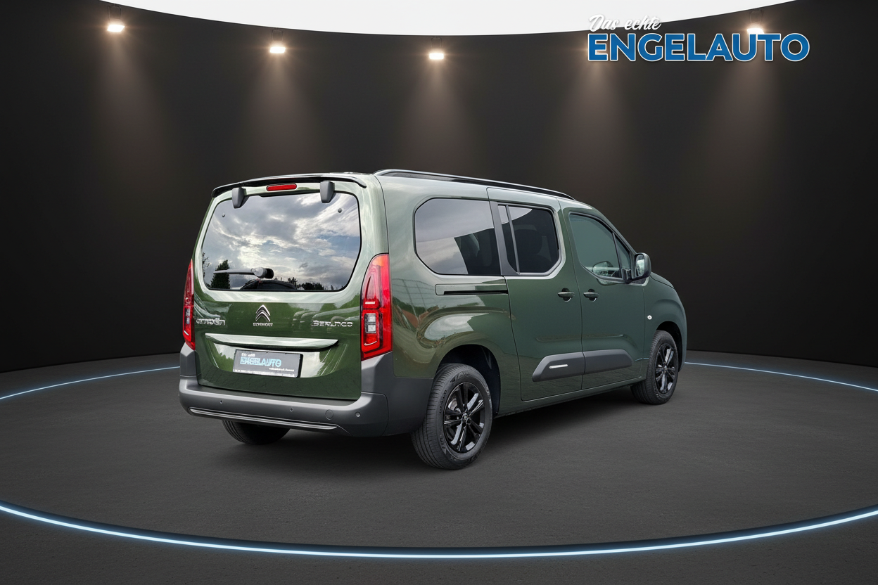 Citroën Berlingo in Grün Metallic Heckansicht - geräumiger Familienvan mit Schiebetür und großem Kofferraum bei Engelauto