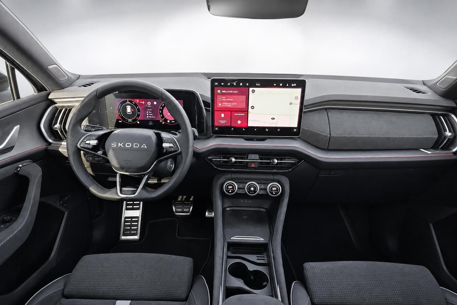 Skoda Cockpit mit Lenkrad, Display und digitalem Tacho im Detail