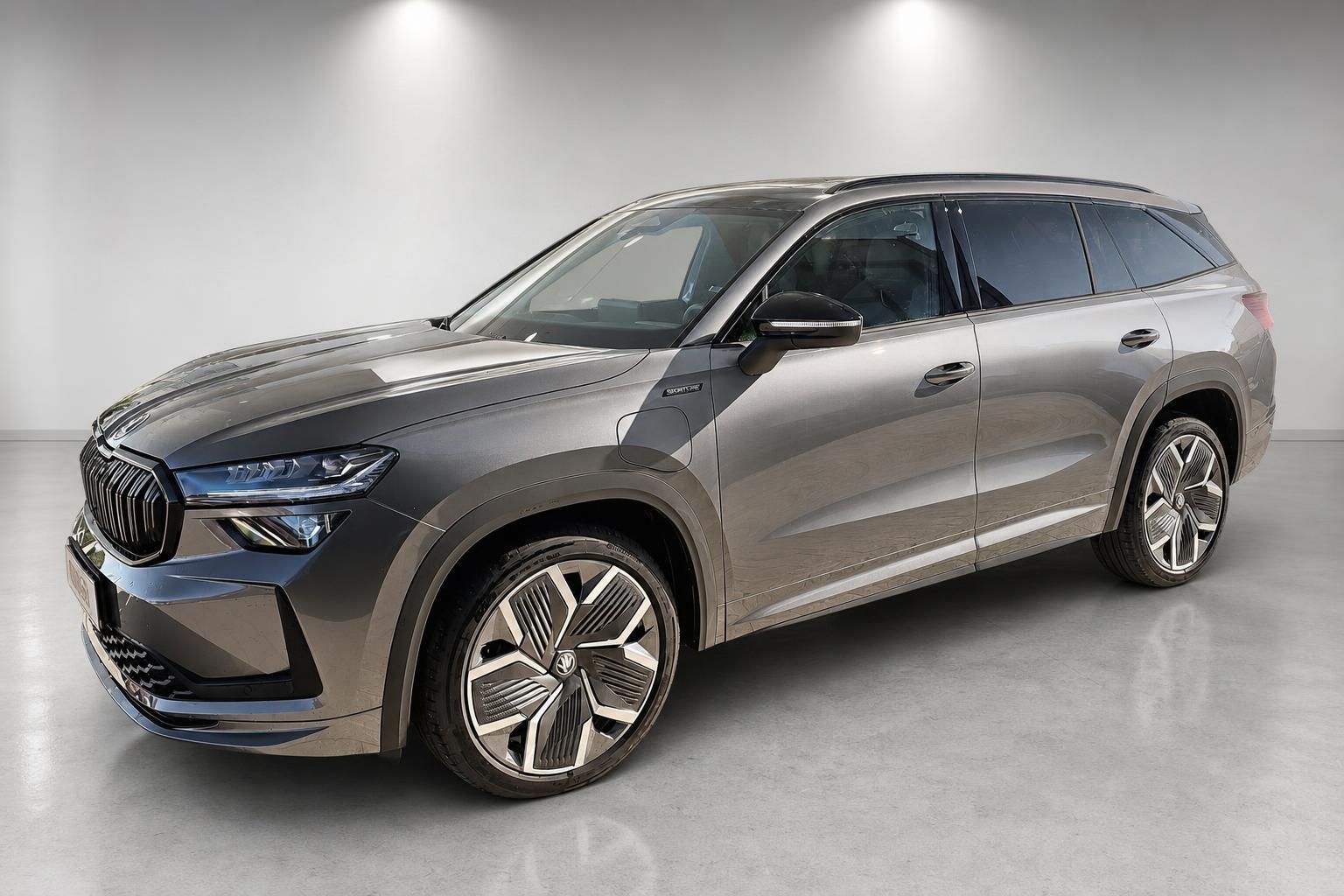 Skoda Kodiaq Sportline SUV in Braun, Frontansicht schraeg