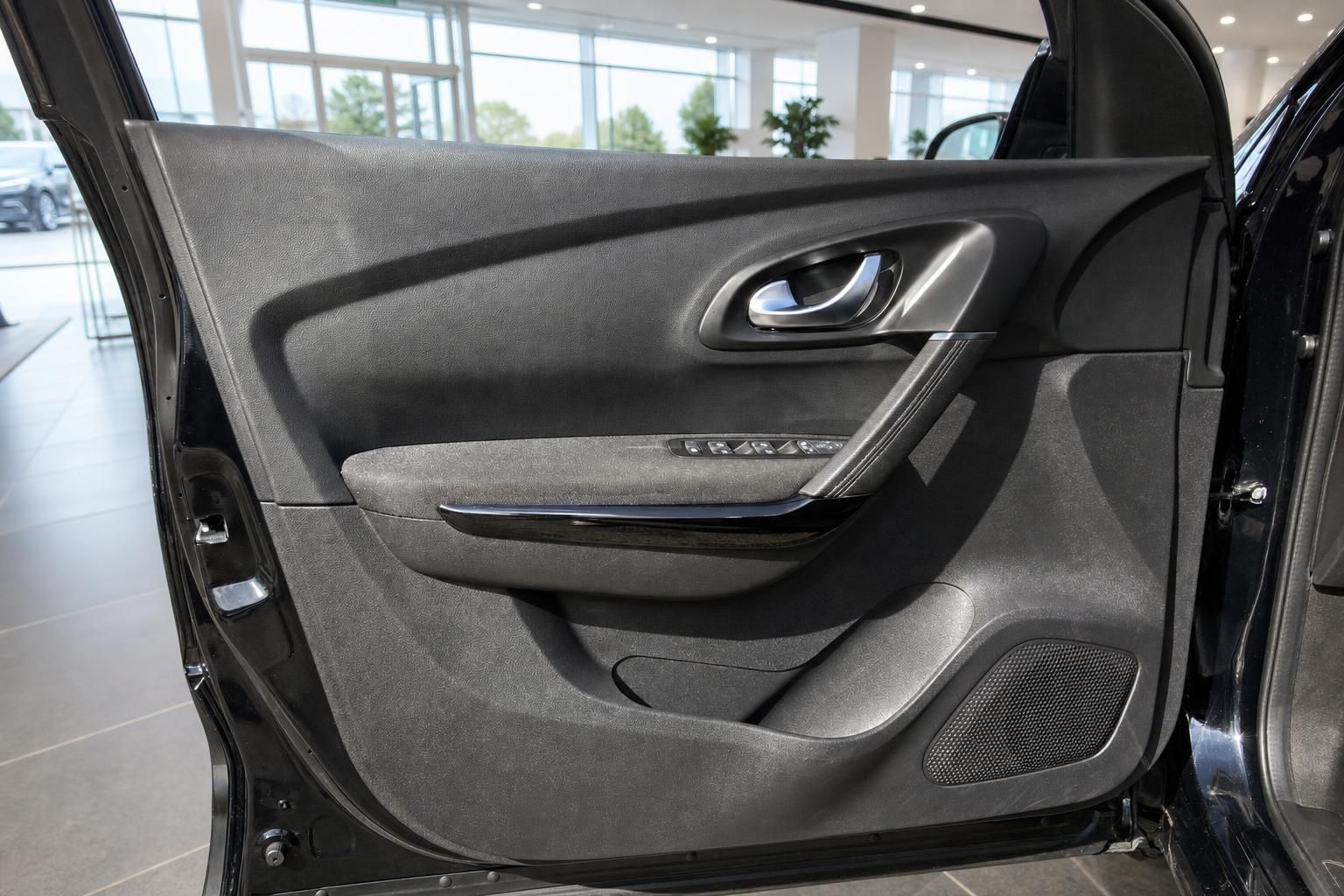 Renault Fahrertür Innenverkleidung mit Türgriff und Lautsprecher