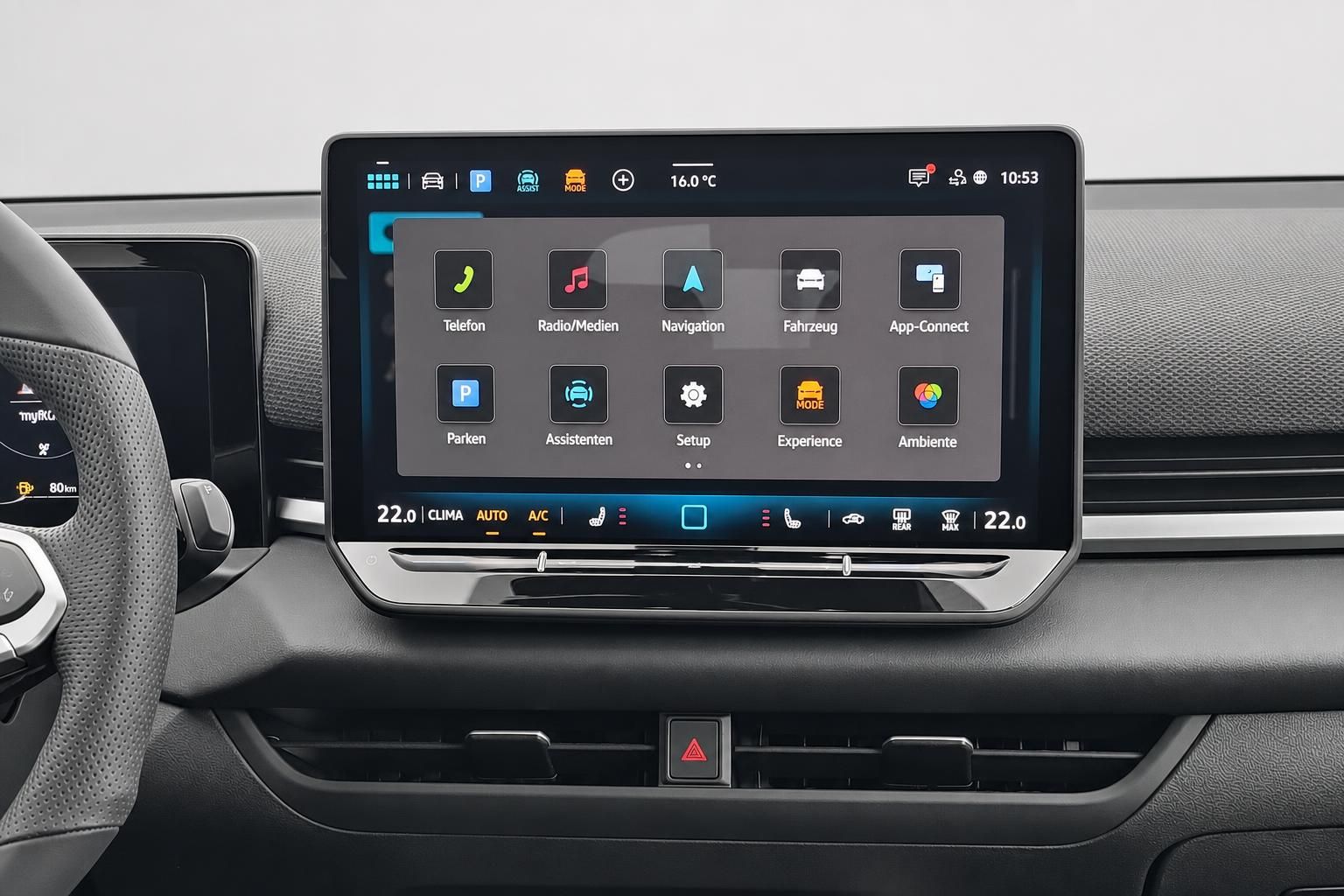 VW Infotainment-Bildschirm mit Menü Telefon und Navigation