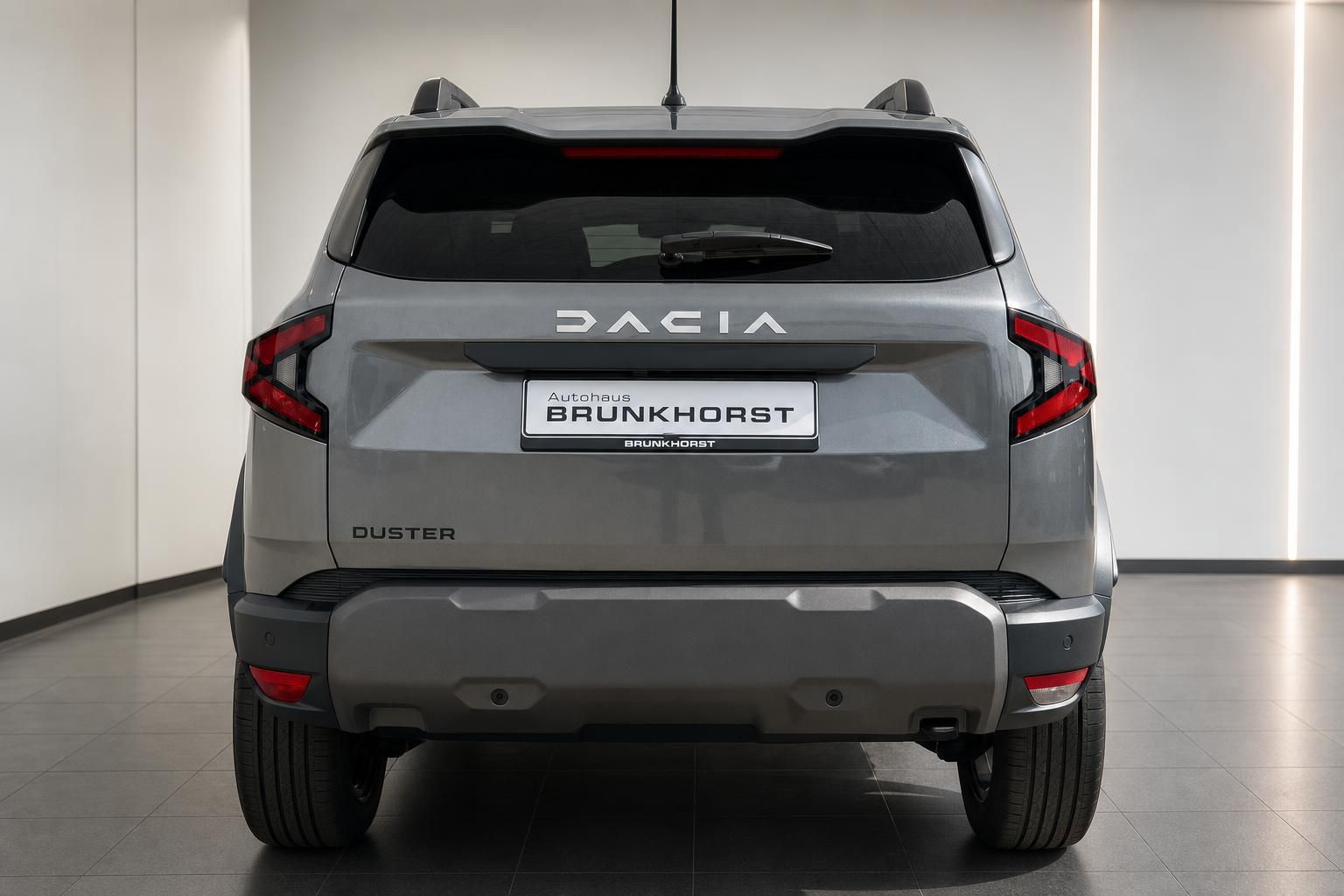 Dacia Duster Heckansicht in Grau bei Autohaus Brunkhorst