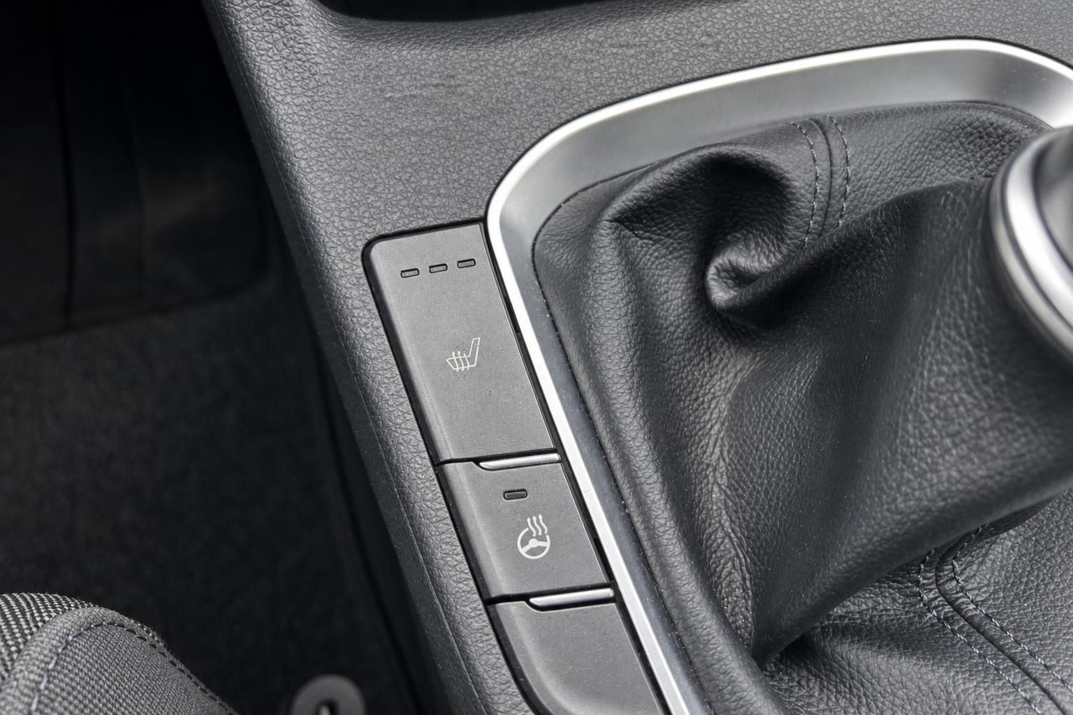 Hyundai Sitzheizung Bedienelemente mit Leder-Innenausstattung Detail