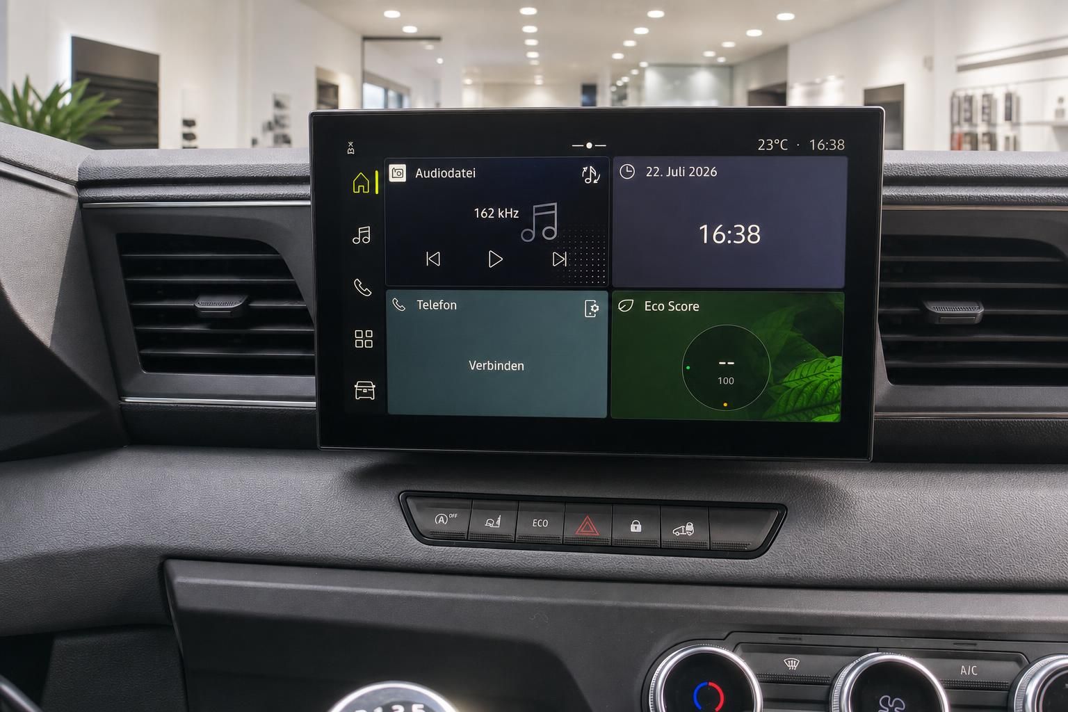 Infotainment Touchscreen im Cockpit eines Renault Transporters