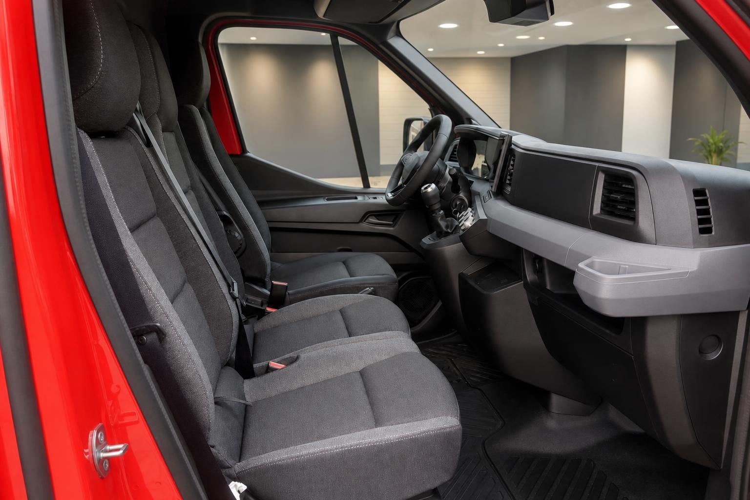 Renault Master Innenraum Sitze und Armaturenbrett Fahrerseite