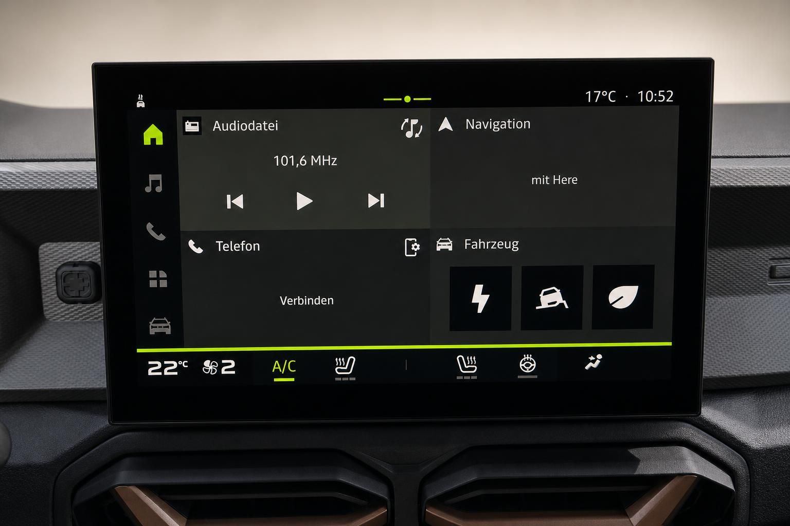 Dacia Duster Infotainment-System Touchscreen mit Navigation und Klimasteuerung