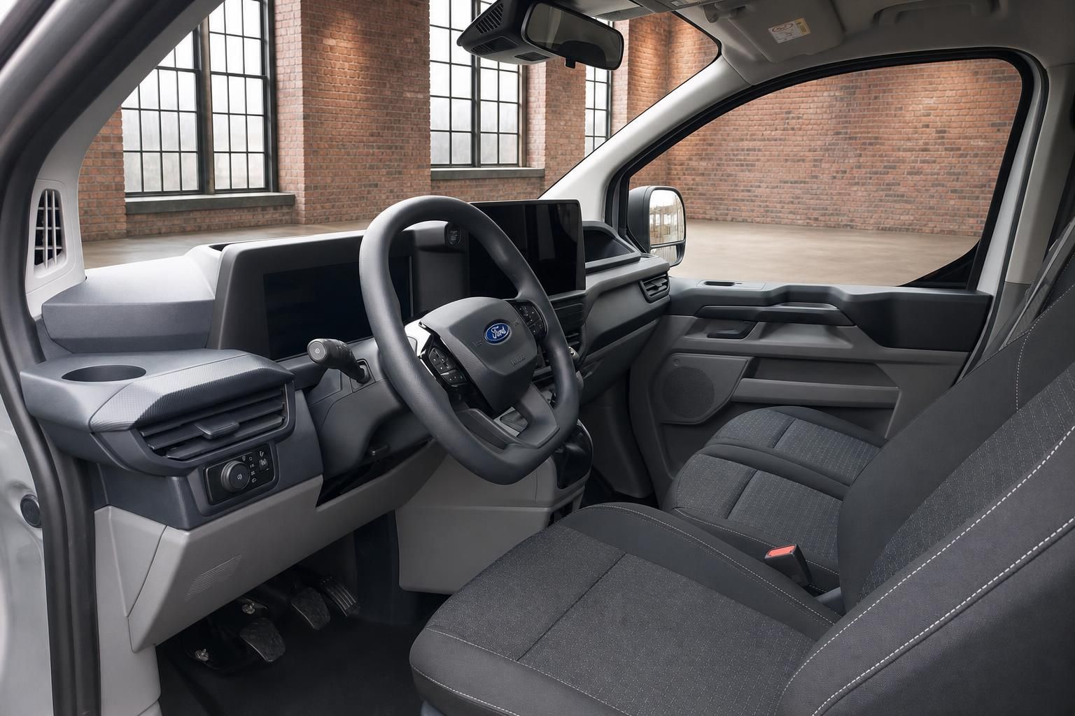 Ford Transit Custom Innenraum – Cockpit mit Lenkrad, Touchscreen und Fahrersitz