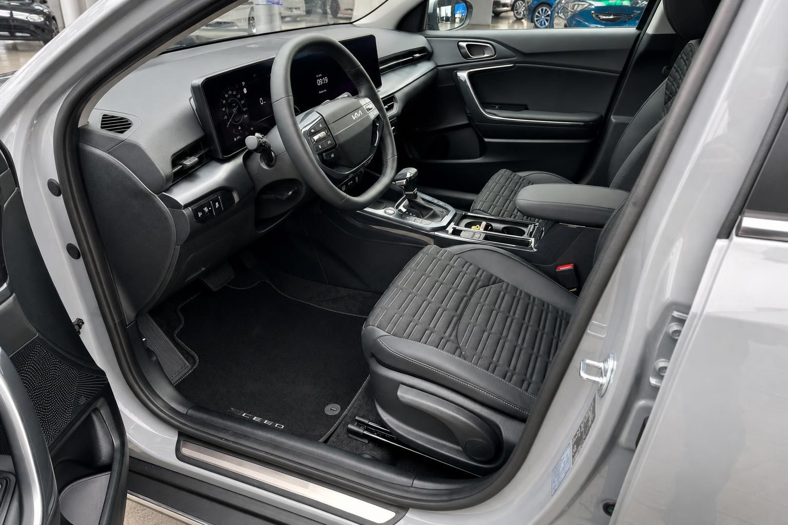 Kia XCeed Innenraum Fahrersitz und Cockpit Detailansicht