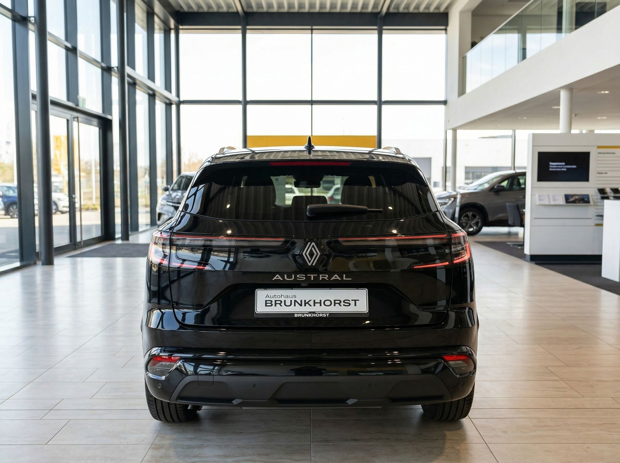 Renault Austral SUV schwarz - Heckansicht mit LED-Rückleuchten im Autohaus Brunkhorst