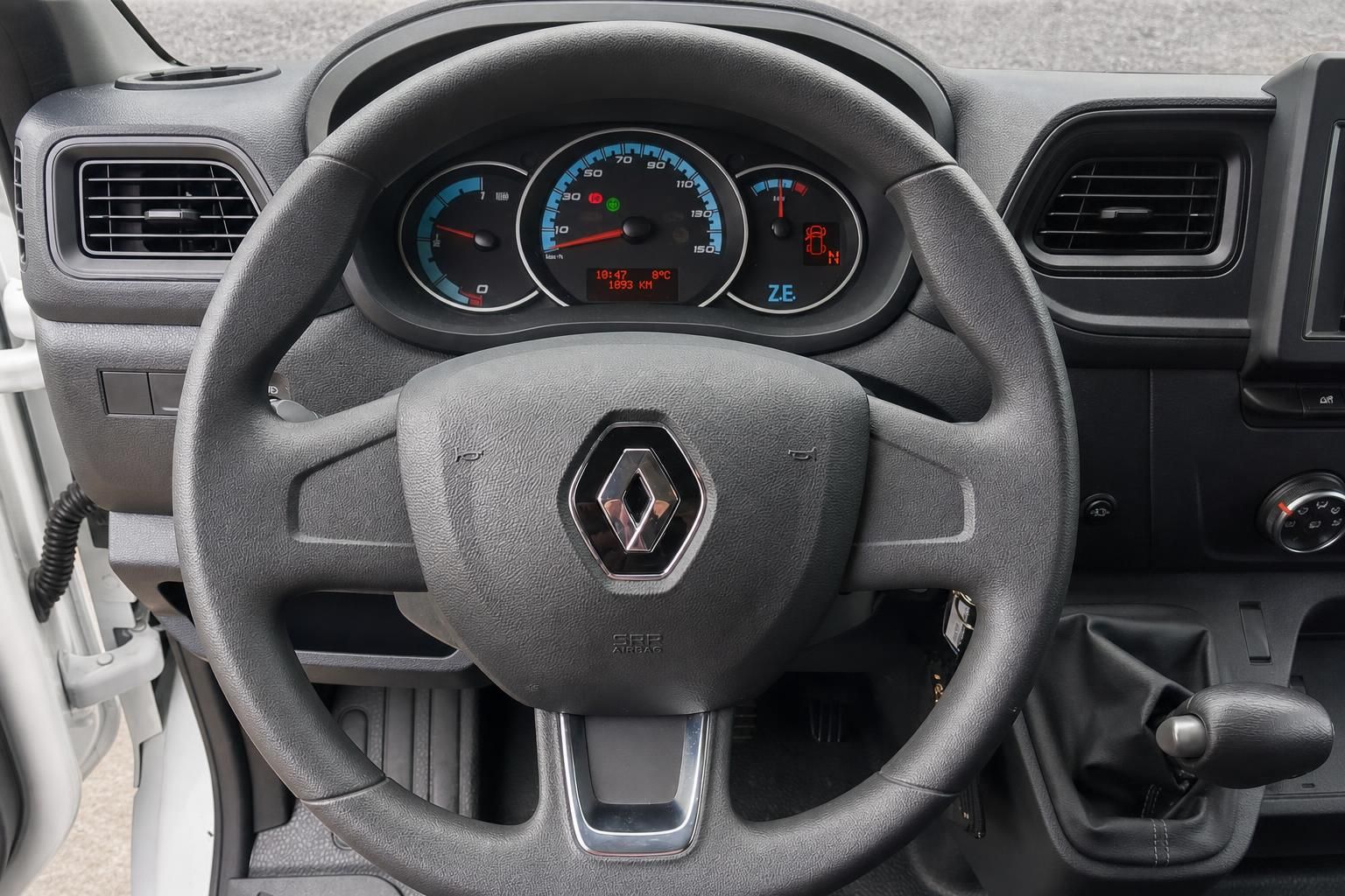 Renault Fahrzeug Lenkrad mit Airbag und Instrumententafel - Innenausstattung Detail