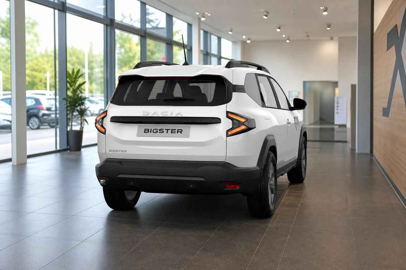 Dacia Bigster weiss Heckansicht im Autohaus Showroom