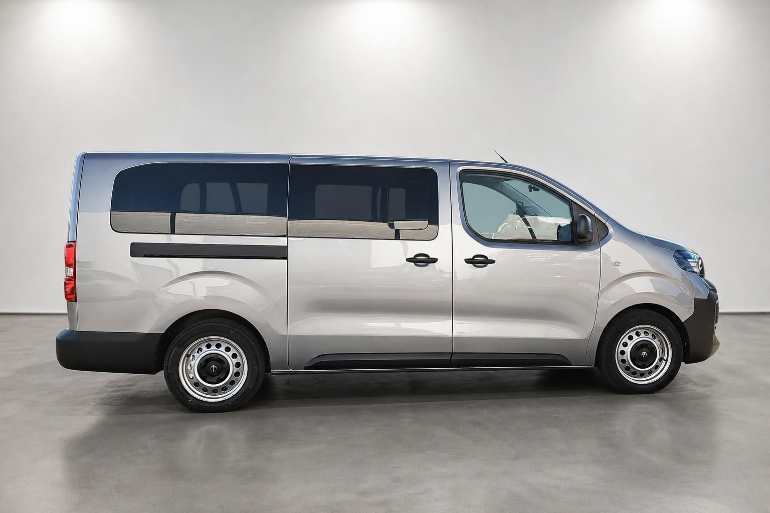 Opel Vivaro Kombi silber Seitenansicht Neuwagen