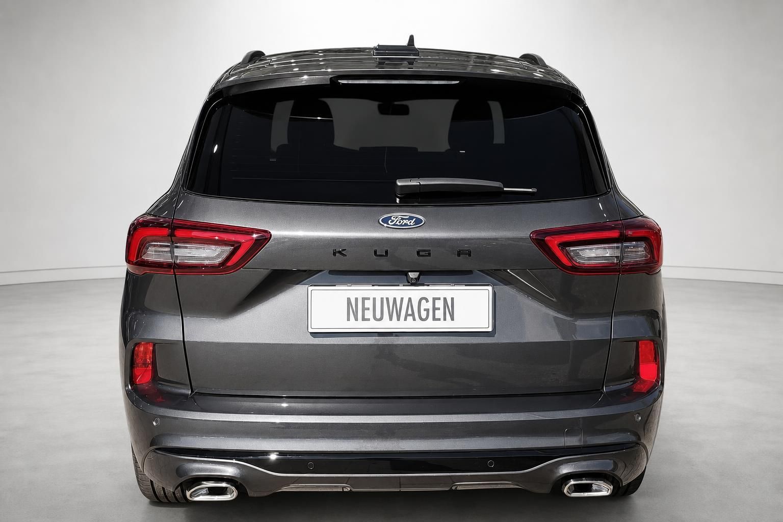 Ford Kuga Heckansicht in Grau metallic im Studio