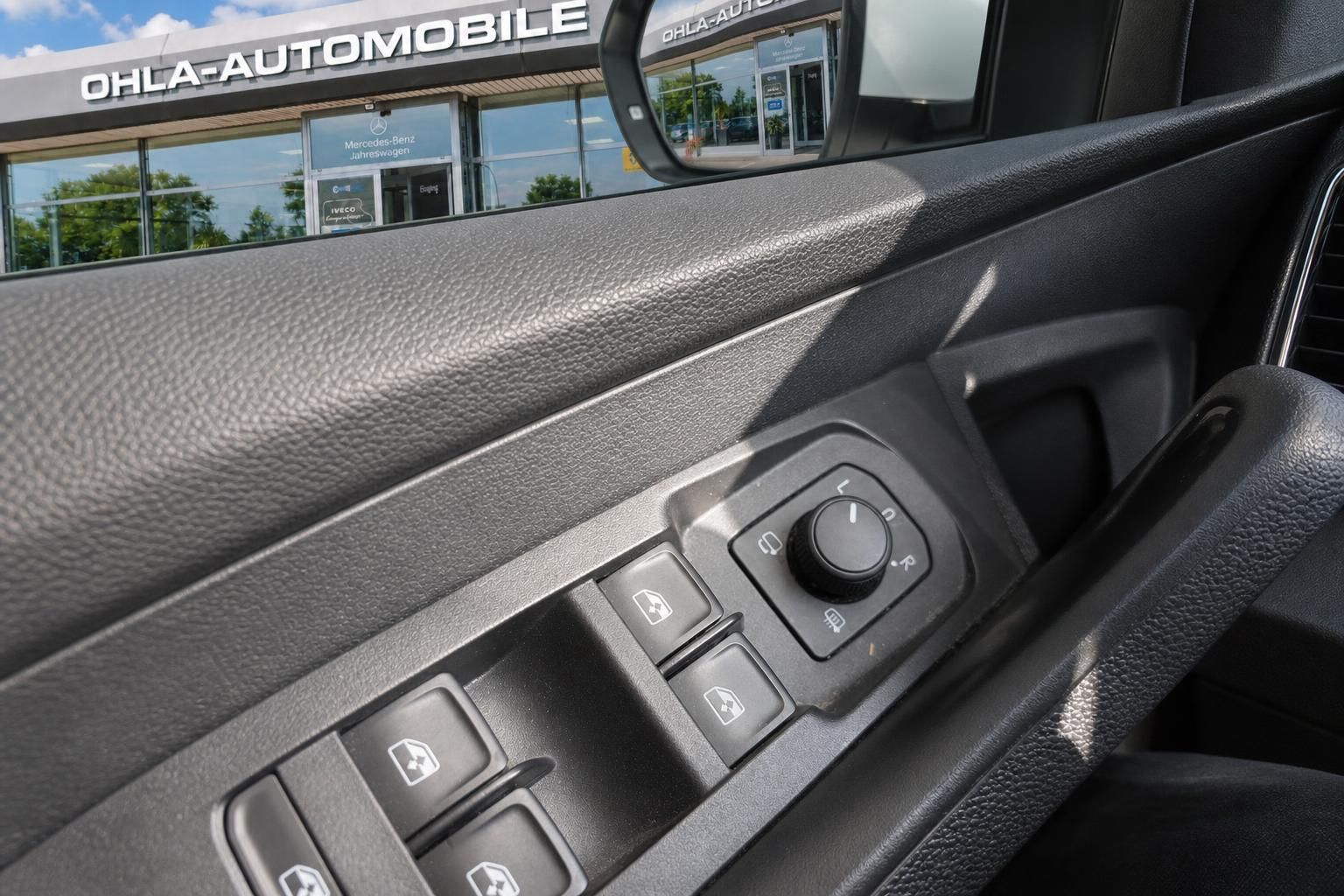 Škoda Karoq Detailansicht Fensterheber und Außenspiegel Bedienung