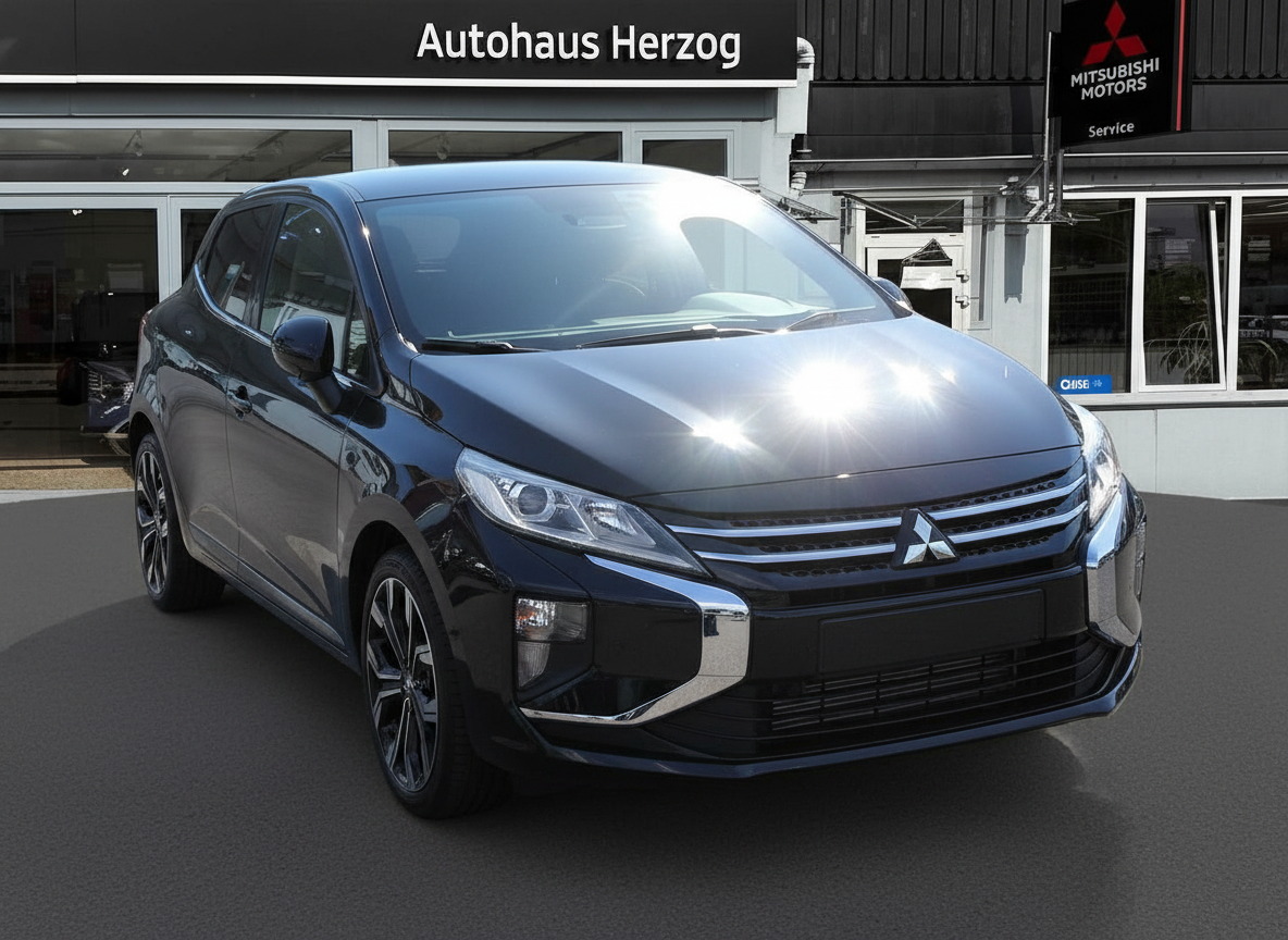 Mitsubishi Space Star in Schwarz bei Autohaus Herzog – Frontansicht schräg links