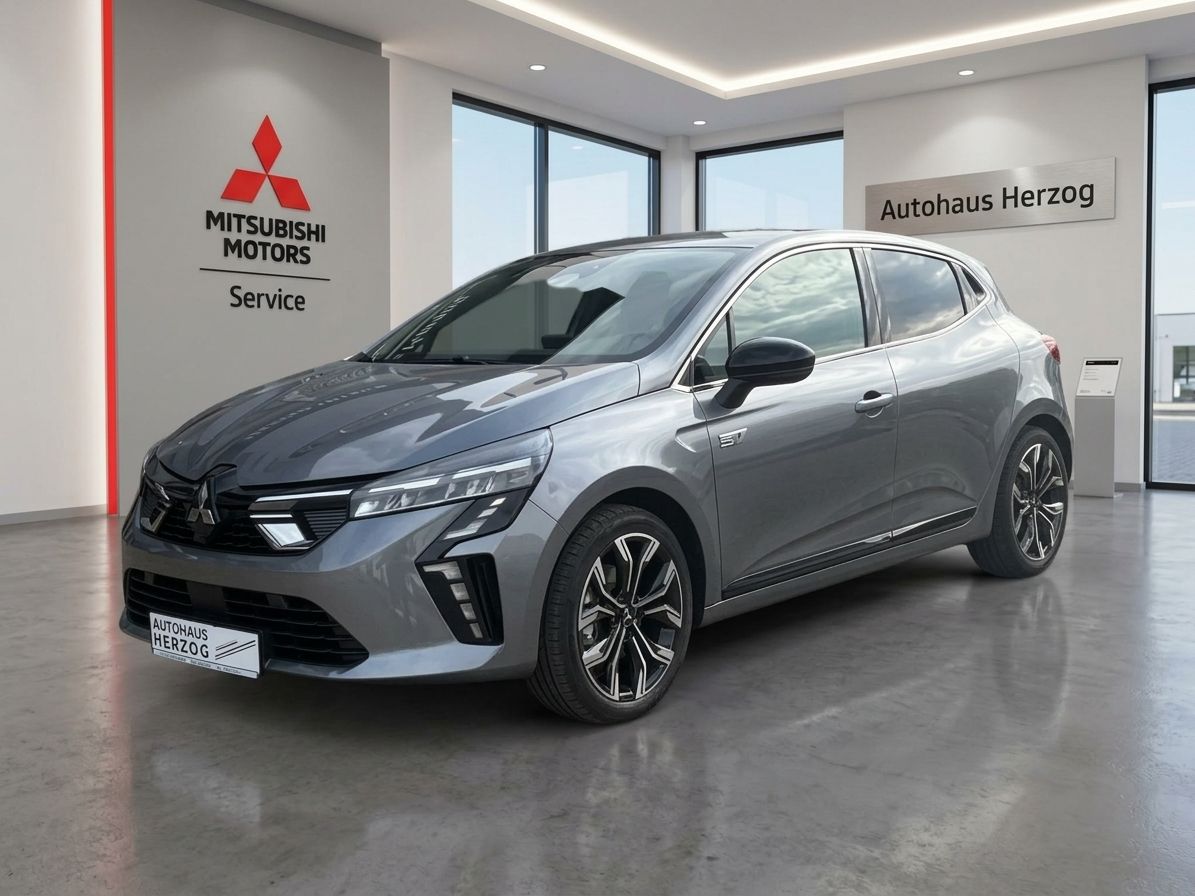 Grauer Renault Clio Schrägheck im Autohaus Herzog Showroom – Mitsubishi Motors Service