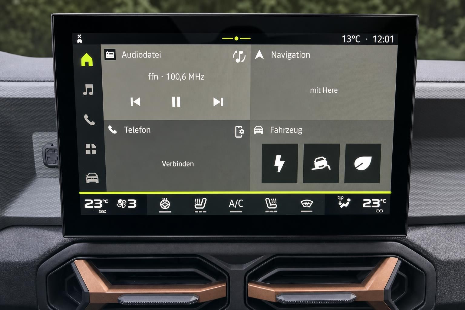 Fahrzeug-Infotainmentsystem mit Touchscreen Display - Multimedia und Navigation