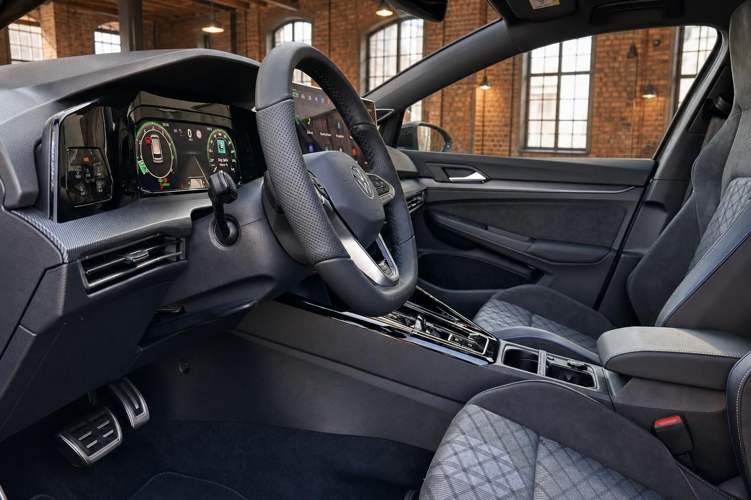 VW Cockpit Ansicht mit Lenkrad, Digitaltacho und Vordersitzen