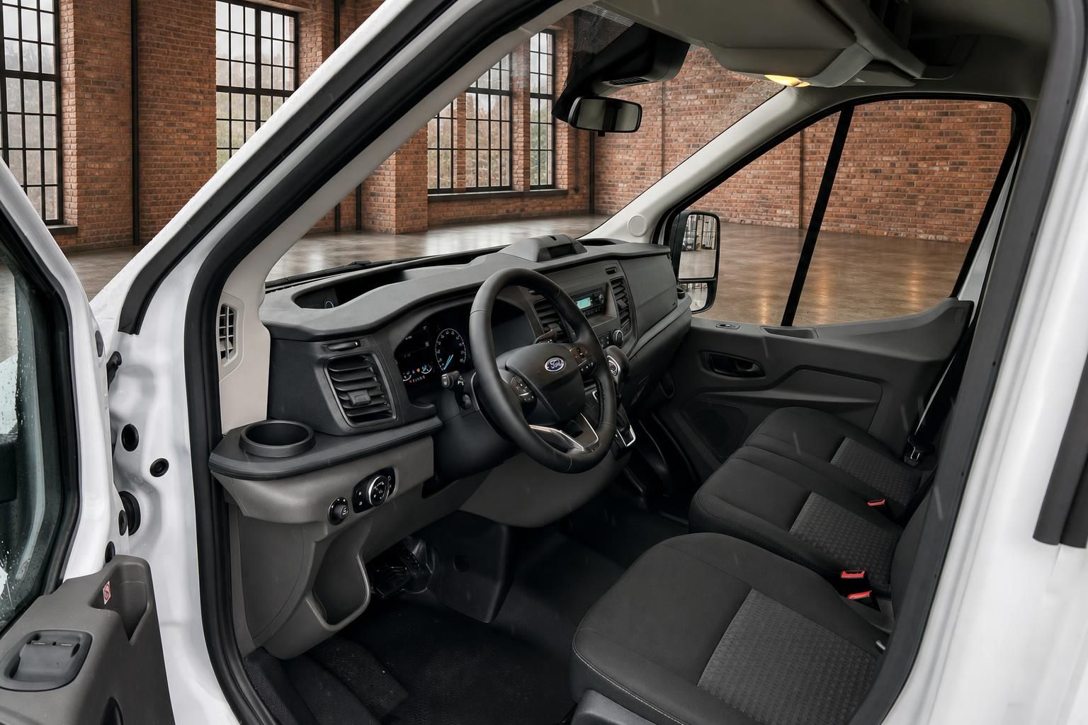 Ford Transit Innenraum Cockpit mit Lenkrad und Fahrersitz