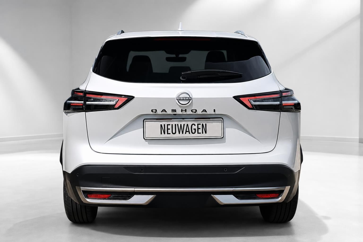 Nissan Qashqai weiß Heckansicht Neuwagen SUV Studio