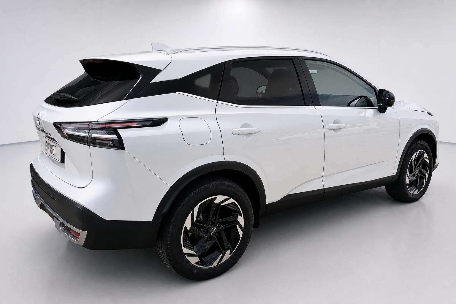 Nissan Qashqai weiß Heck-Seitenansicht SUV Neuwagen