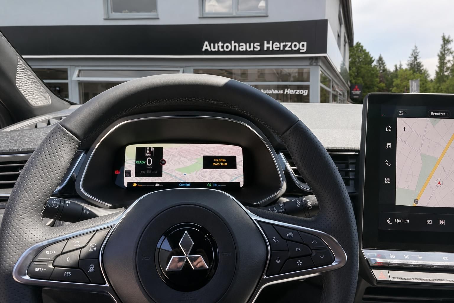 Mitsubishi Innenraum Cockpit mit Lenkrad, Digitaltacho und Navigationssystem