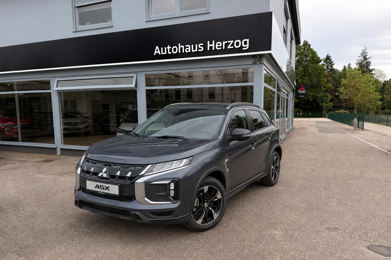 Mitsubishi ASX grau metallic Frontansicht beim Autohaus Herzog