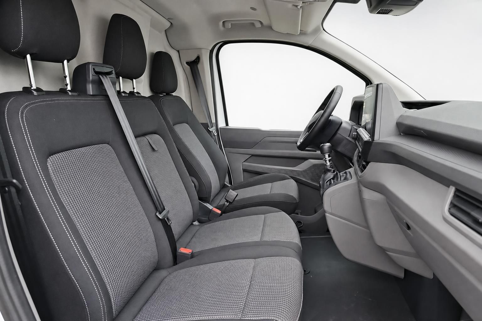 VW Transporter Innenraum, Sitzreihe und Armaturenbrett Ansicht