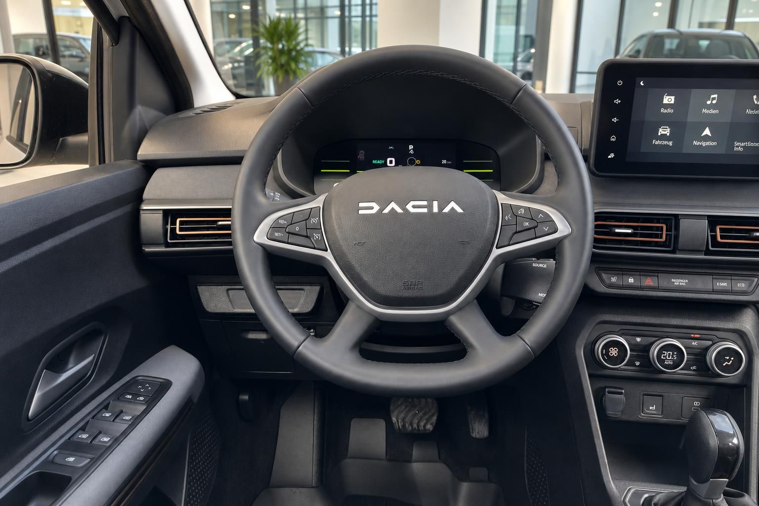 Dacia Jogger Armaturenbrett - Lenkrad mit Dacia-Logo, digitales Display und Infotainment-System