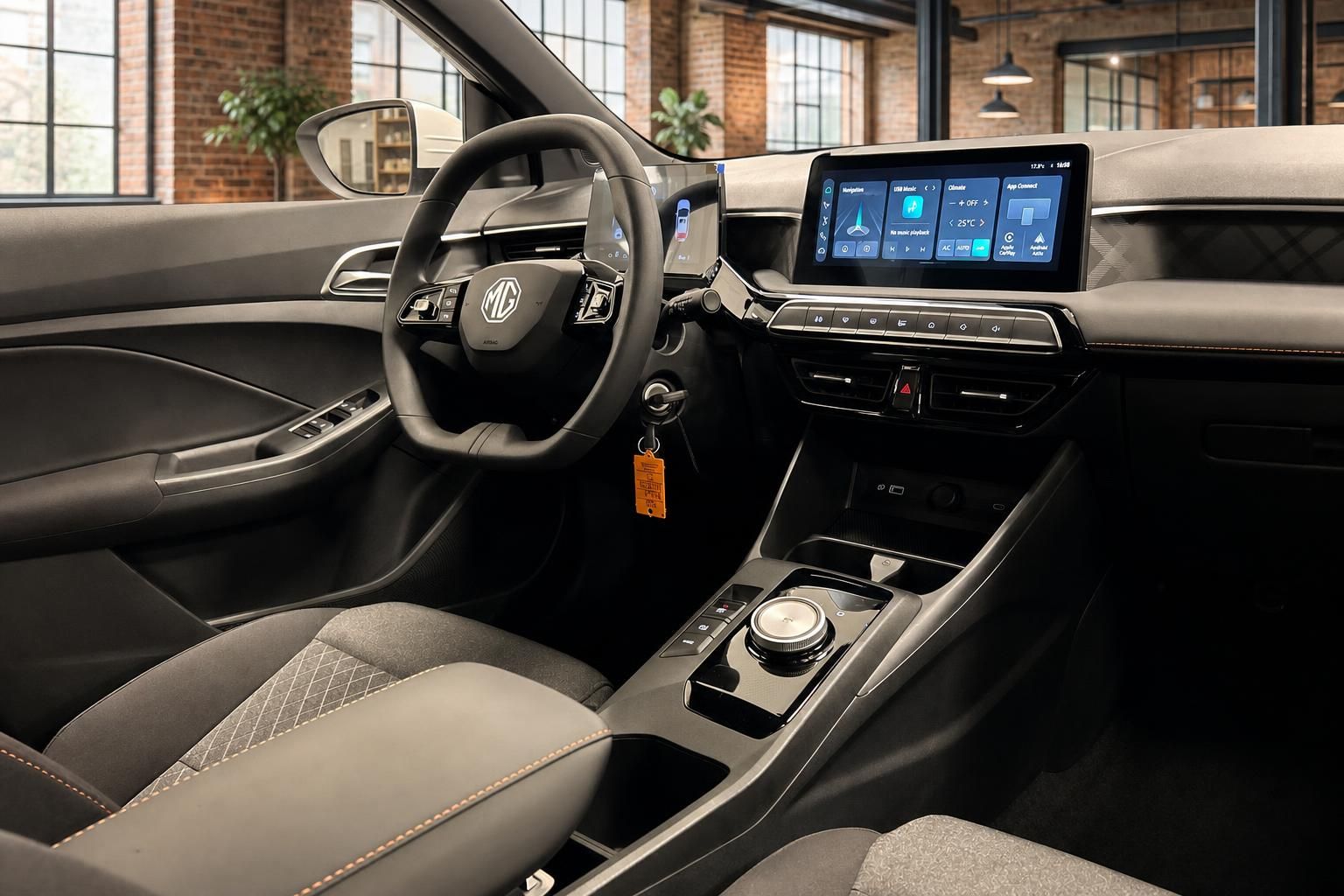 MG Innenraum mit Touchscreen, Lenkrad und modernem Bedienfeld