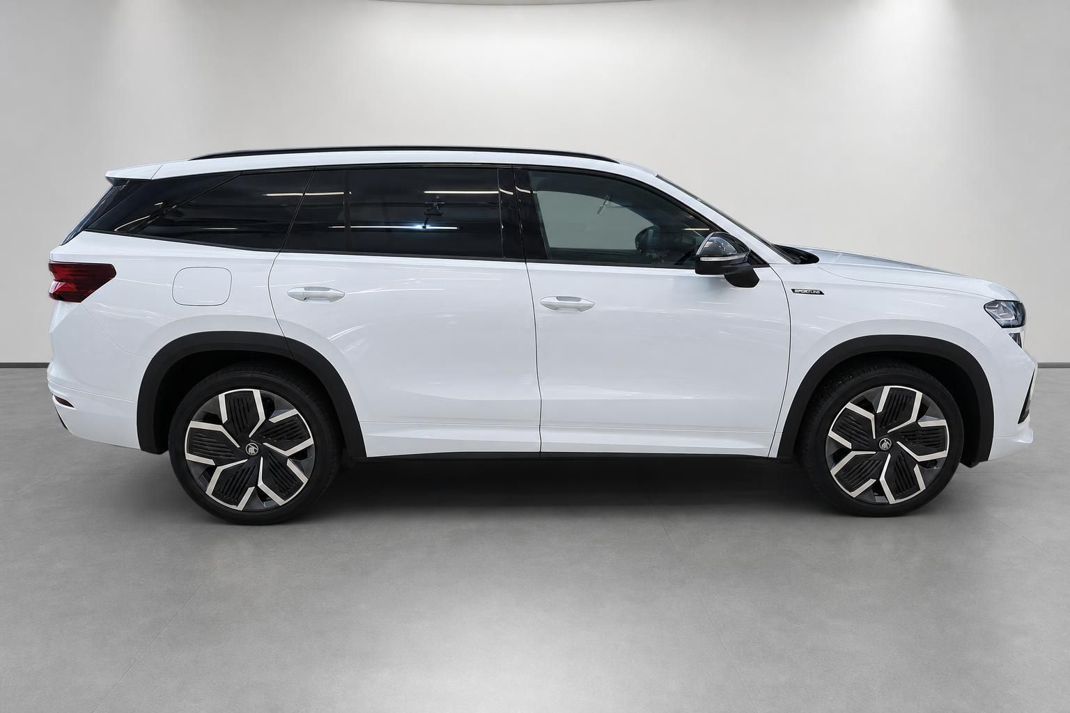 Skoda Kodiaq weiß Seitenansicht SUV Sportline