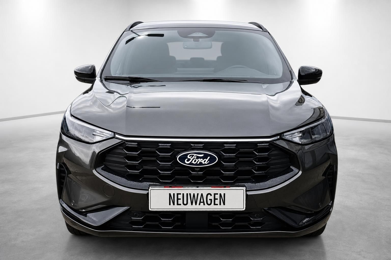 Ford Kuga SUV Frontansicht in grau, Studioaufnahme