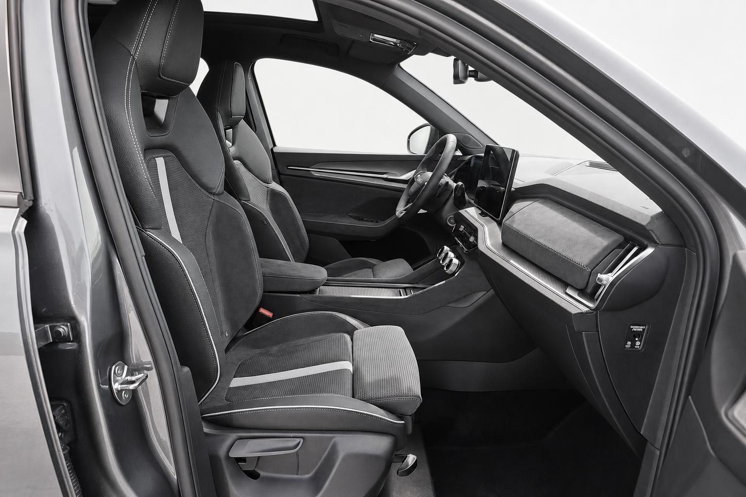 Skoda Interieur Vordersitze mit Panoramadach Detail