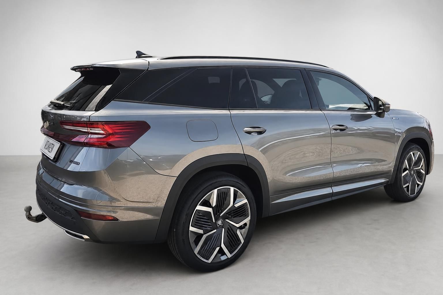 Skoda Kodiaq Hybrid SUV Seitenansicht Heck in Bronze