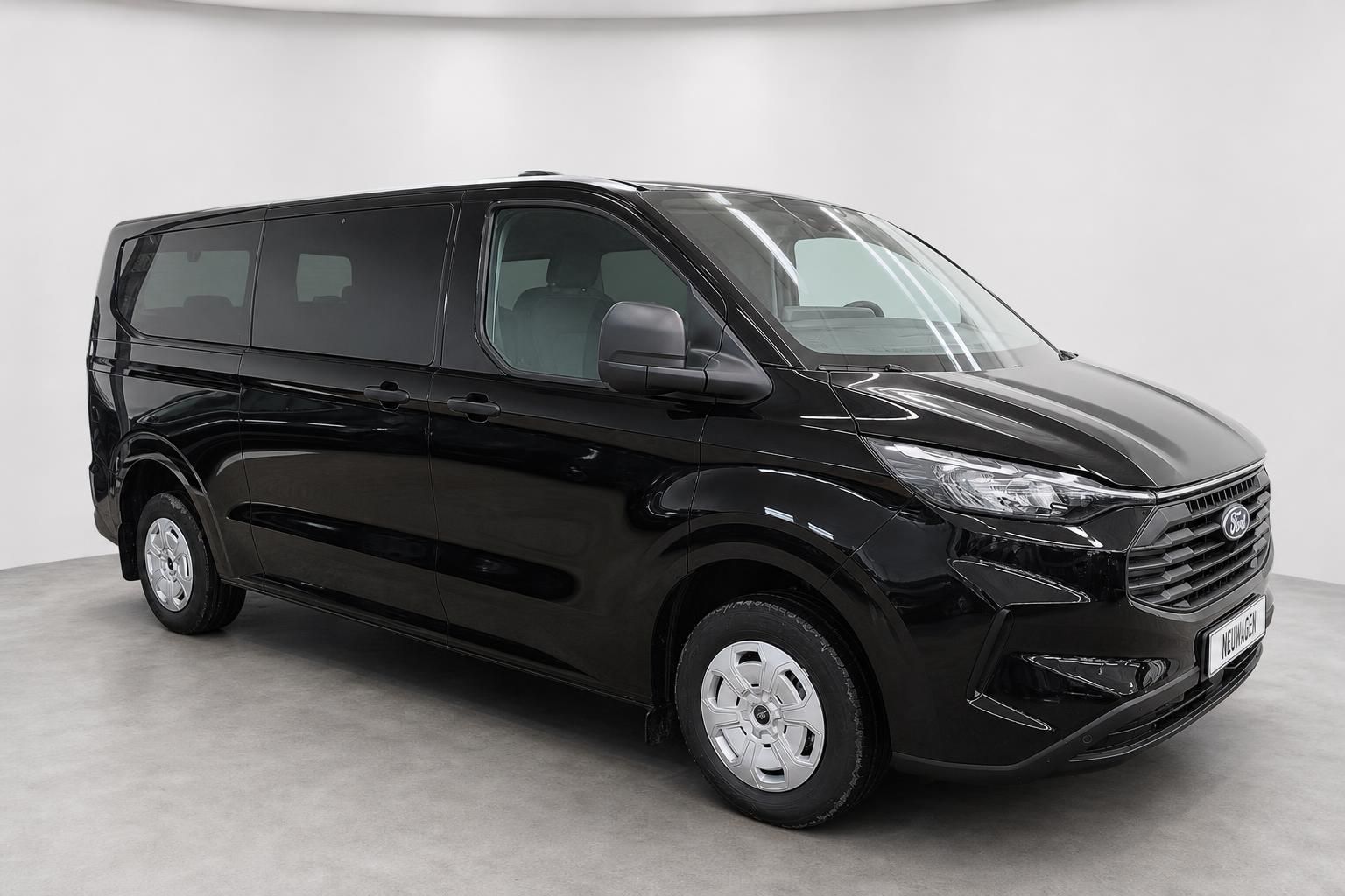 Ford Transit Custom schwarz Frontansicht schraeg