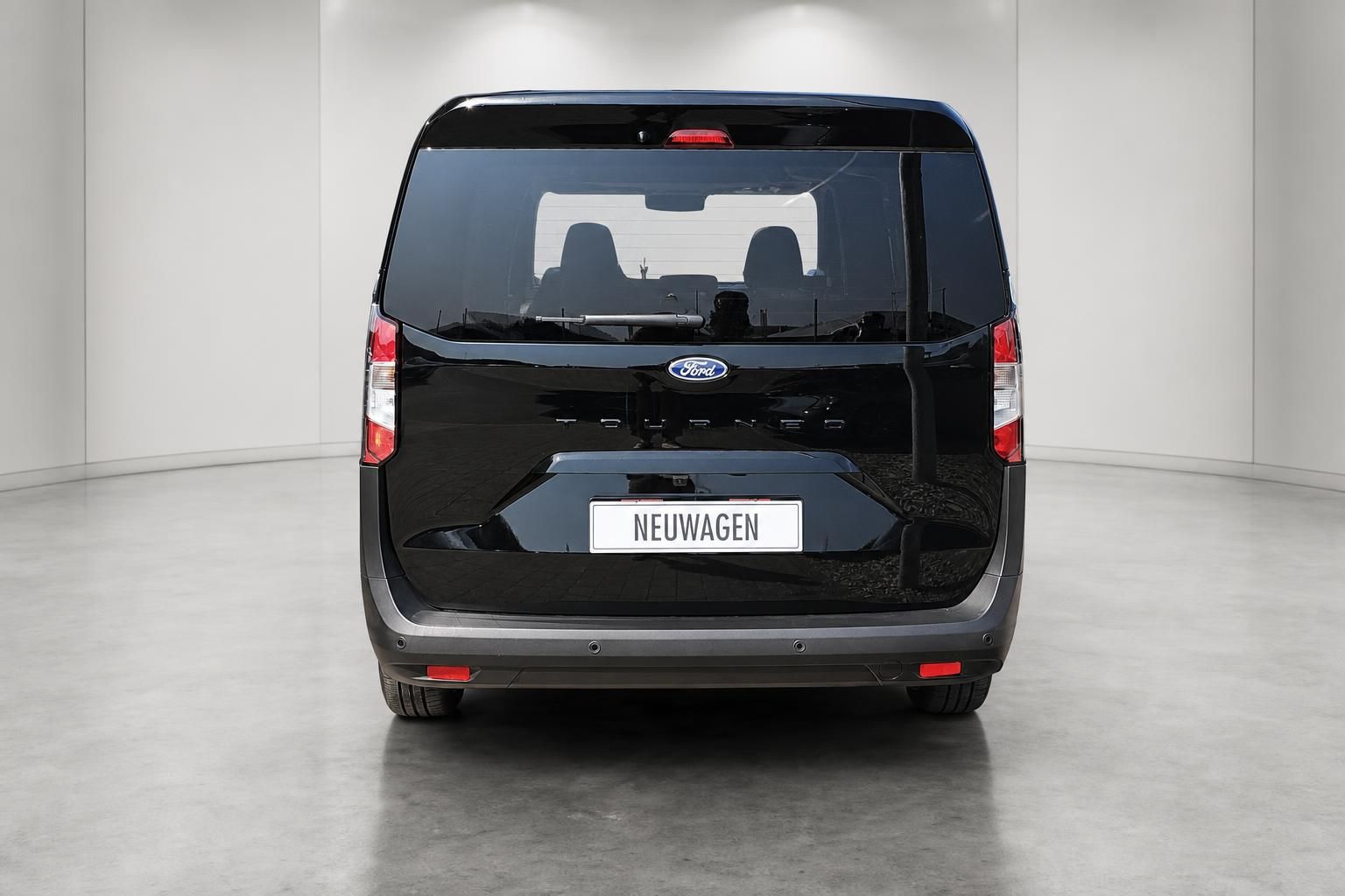 Ford Tourneo Schwarz Heckansicht Studio Neuwagen