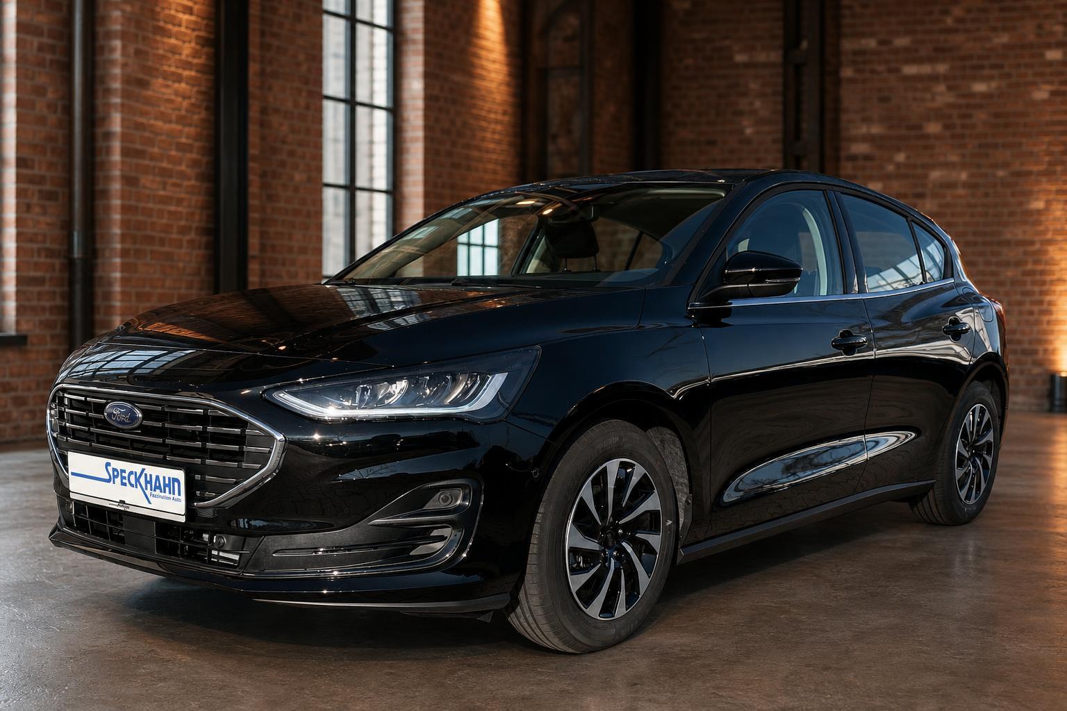 Ford Focus Titanium Navi Kamera Lenkradhzg. WLAN Sitzhzg.