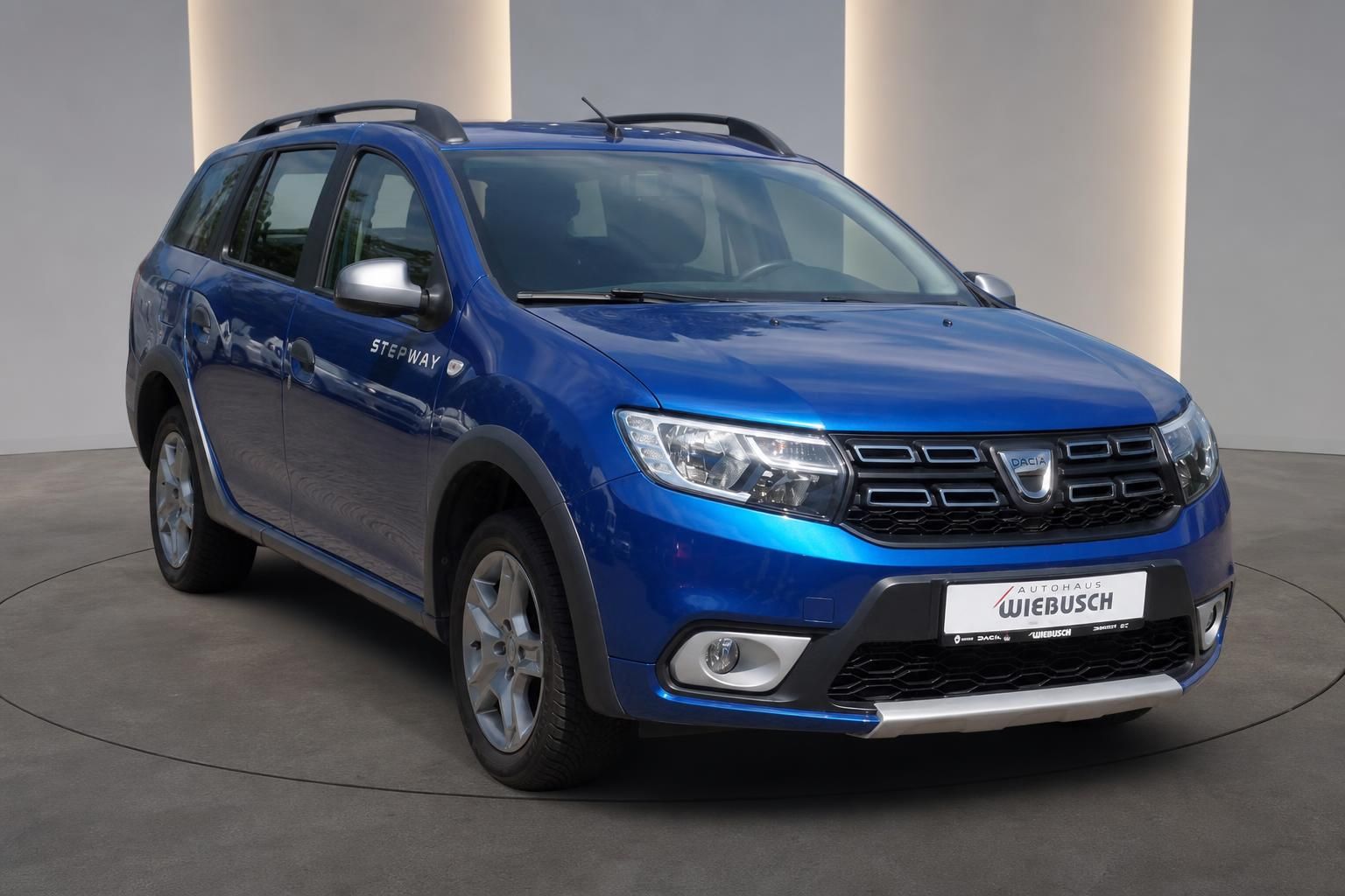 Dacia Logan MCV Stepway blau Frontansicht schräg rechts Autohaus Wiebusch
