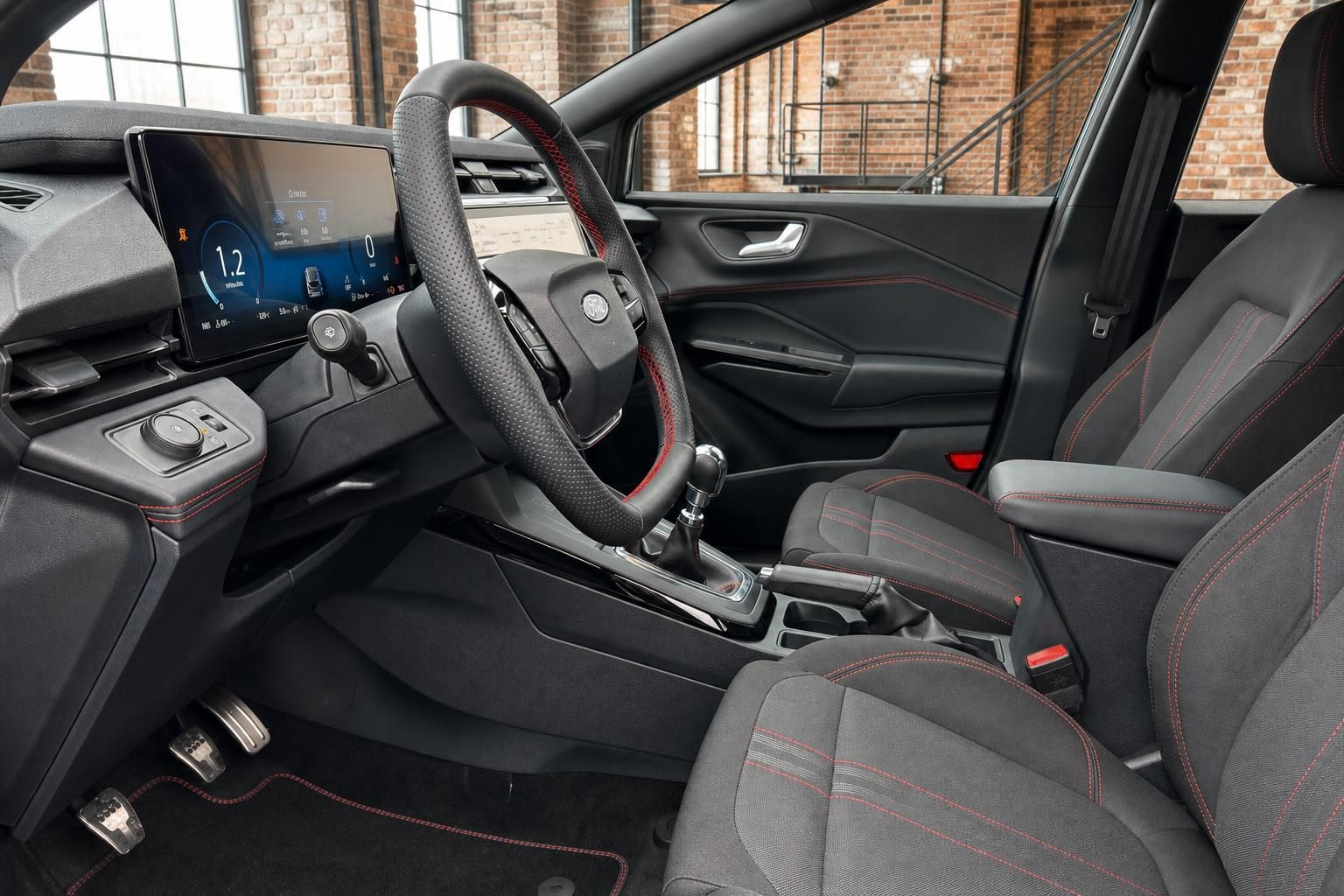 Ford Fiesta Innenraum mit Sportsitzen und Lederlenkrad