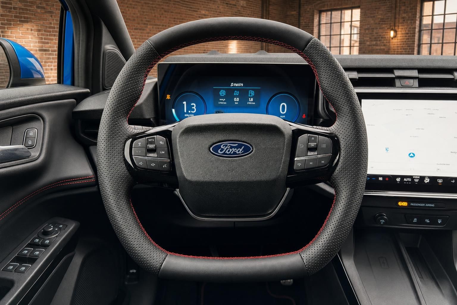 Ford Lenkrad Nahaufnahme mit Multifunktionstasten und Display