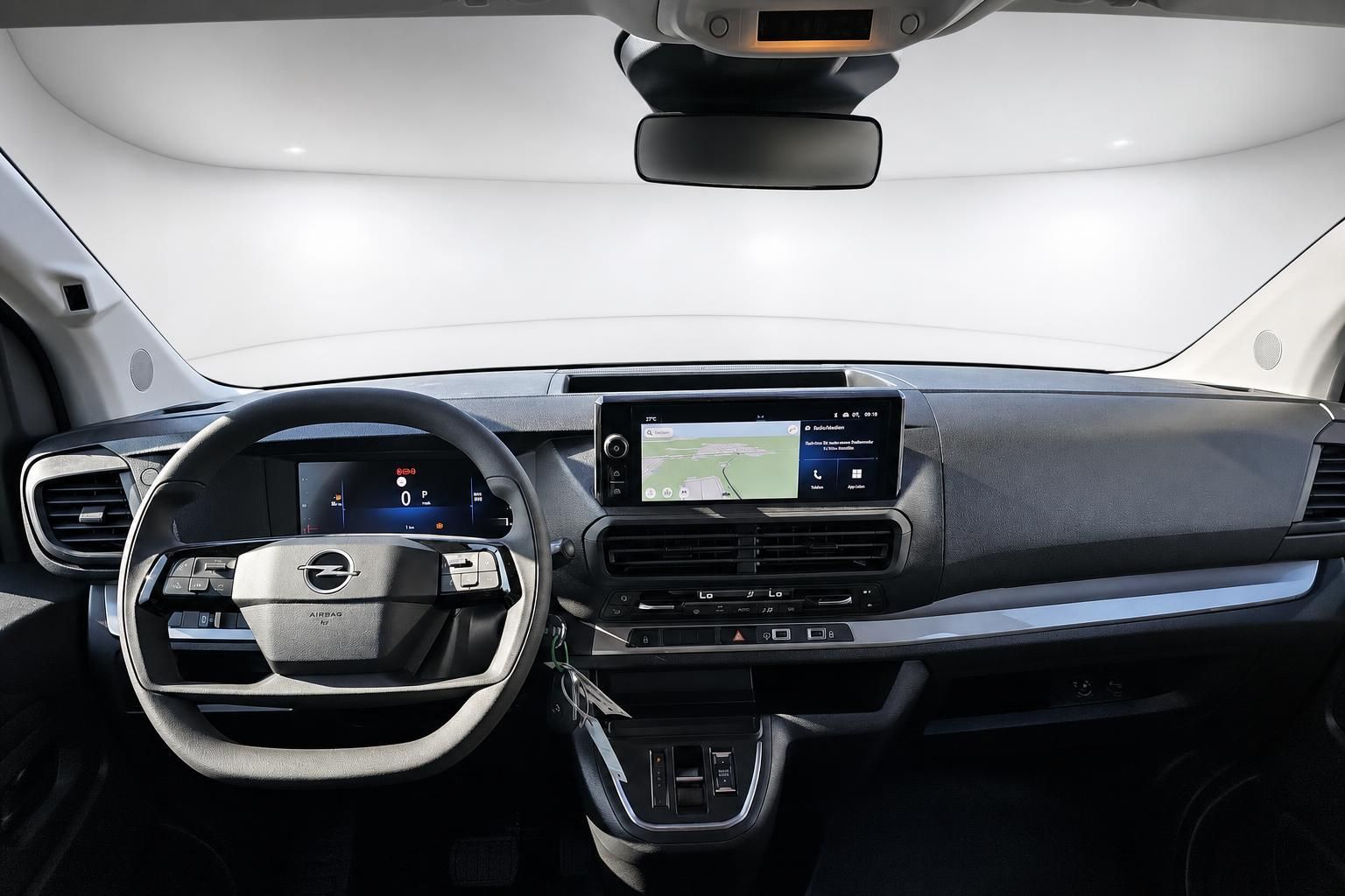 Opel Vivaro Cockpit mit Lenkrad und digitalem Infotainment-Display