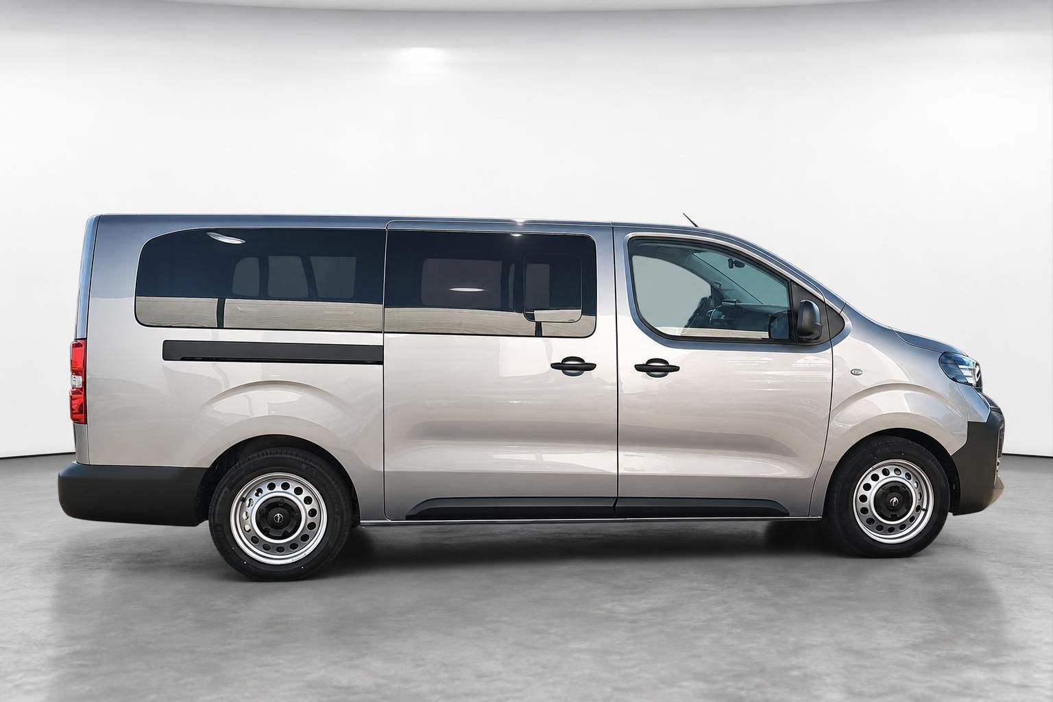 Opel Vivaro Neuwagen in Silber, Seitenansicht komplett