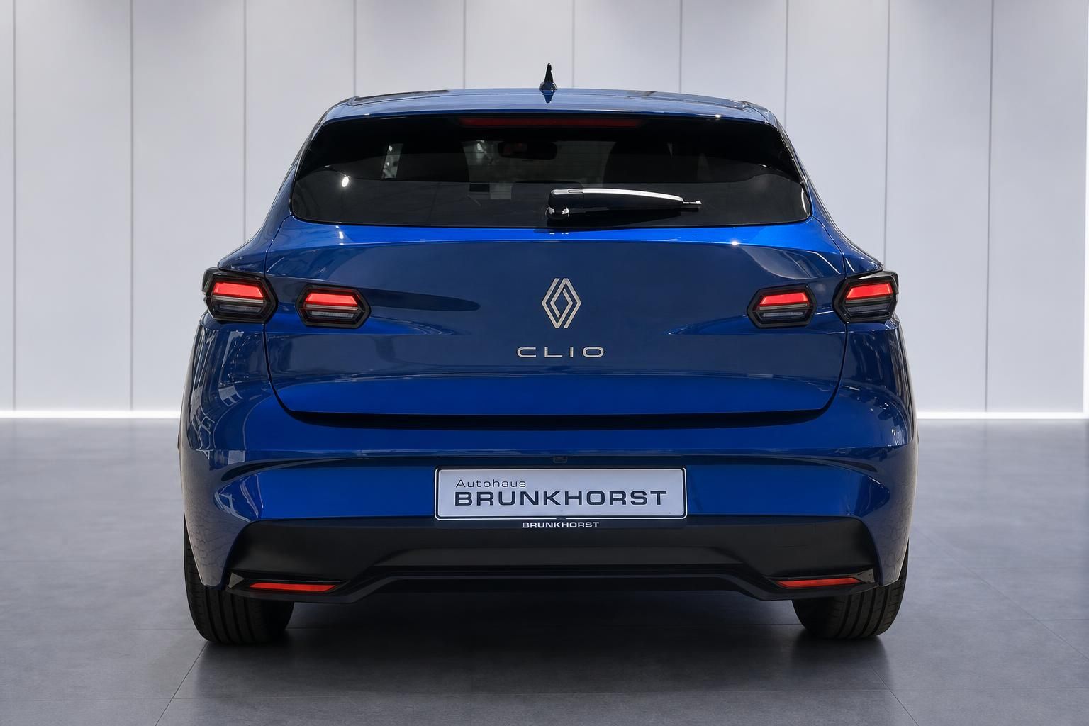 Renault Clio blau Heckansicht mit LED-Rückleuchten und Schriftzug