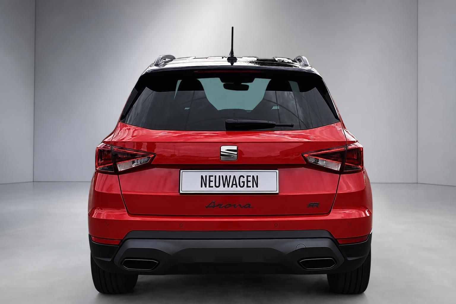 SEAT Arona FR rot, Heckansicht im Studio