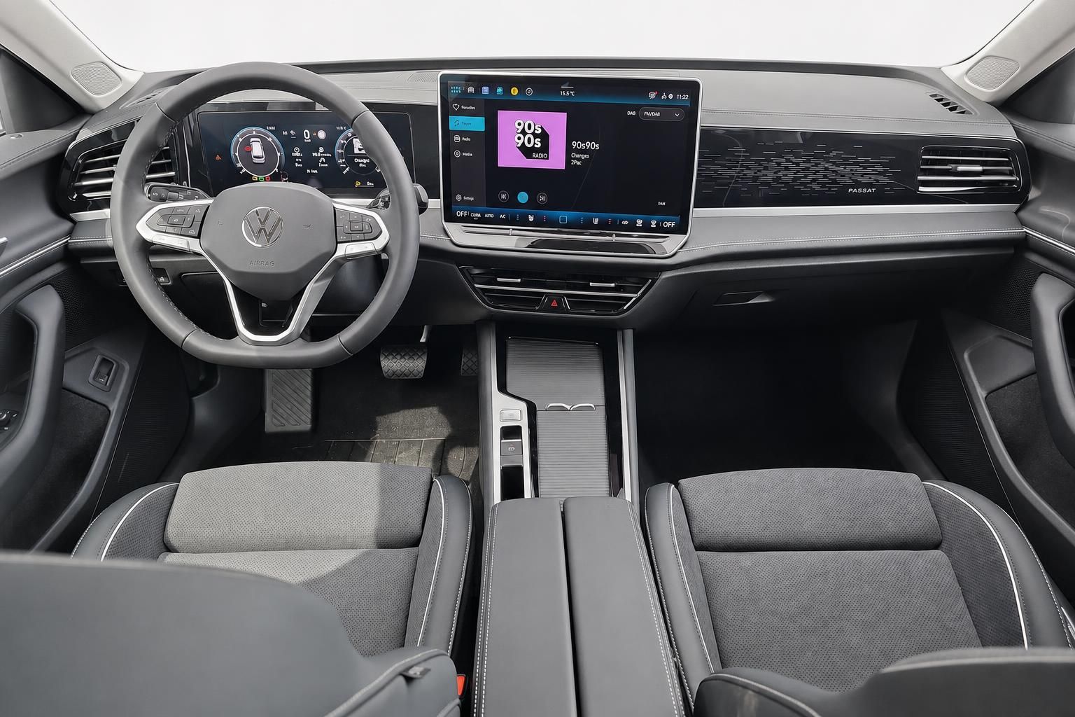 VW Passat Cockpit mit digitalem Tacho und Touchscreen