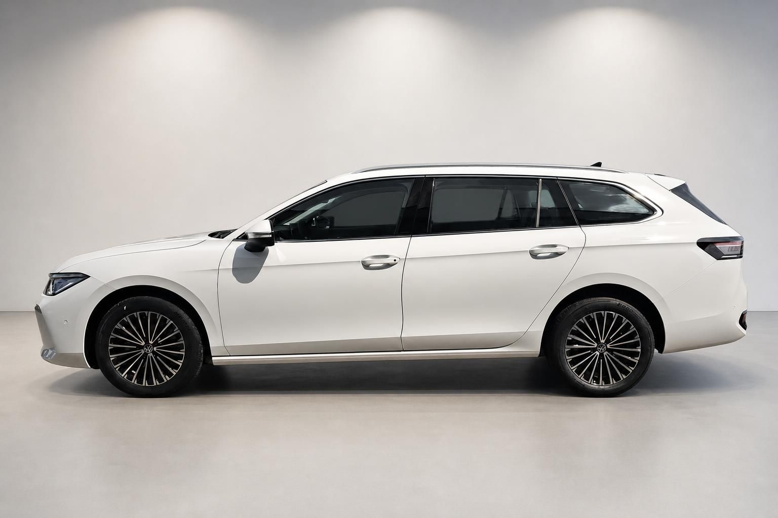 VW Passat Variant weiß Seitenansicht Profil Kombi Neuwagen